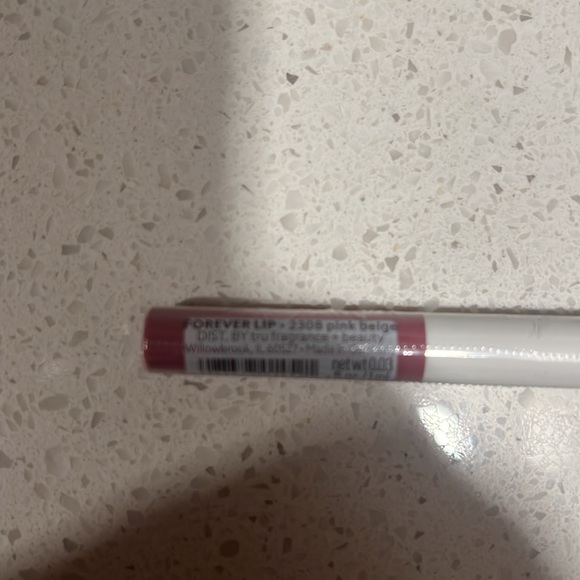 Undone Beauty Forever Lip - Picture 2 of 2